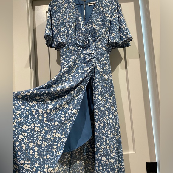 Small. Astr label beautiful blue floral dress. - Picture 3 of 7